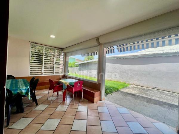 À vendre Ensemble immobilier 3 logements à Dizac LE DIAMANT (972)Vue magique sur le Rocher du Diamant