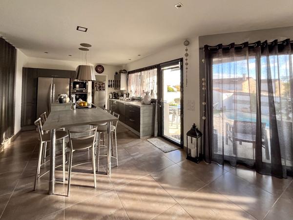 Maison 5 pièce(s) 138 m2 + maison T2 28 m2, Sainte soulle 17220