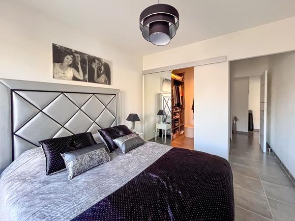 Maison 5 pièce(s) 138 m2 + maison T2 28 m2, Sainte soulle 17220