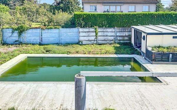 Maison à vendre    5 pièces •  Estivareilles