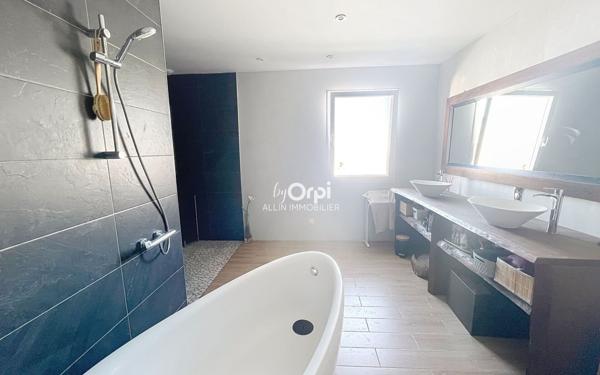 Maison à vendre    5 pièces •  Estivareilles