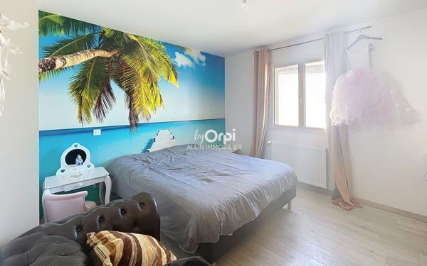 Maison à vendre    5 pièces •  Estivareilles