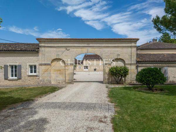 COGNAC – A VENDRE MAGNIFIQUE PROPRIETE