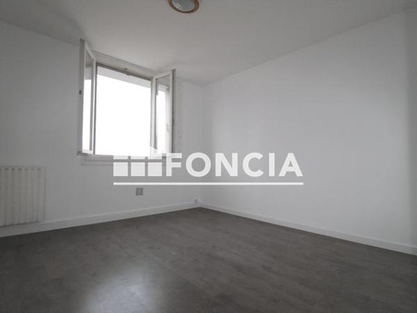 Location Studio 27.4 m² - 5 ET 7 RUE GARBIEL DIDIER Echirolles 38130