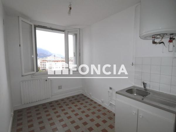 Location Studio 27.4 m² - 5 ET 7 RUE GARBIEL DIDIER Echirolles 38130