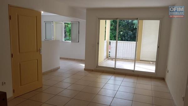 A vendre charmant appartement duplex de type F3 d'environ 60 m² proche centre ville le Tampon
