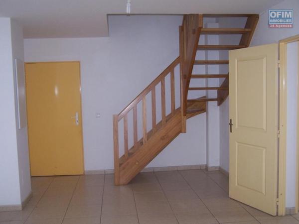 A vendre charmant appartement duplex de type F3 d'environ 60 m² proche centre ville le Tampon