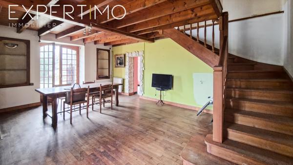 Verteillac (24320) Viager libre et un viager occupé pour cet ensemble immobilier type longère de deux logements Homme de 73 ans