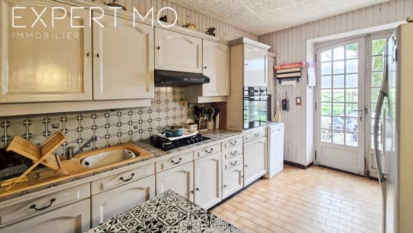 Verteillac (24320) Viager libre et un viager occupé pour cet ensemble immobilier type longère de deux logements Homme de 73 ans