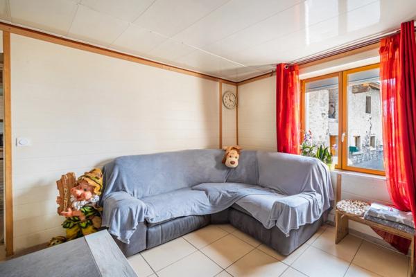 73460 - GRESY-SUR-ISERE - MAISON FAMILIALE - SPACIEUSE - JARDIN