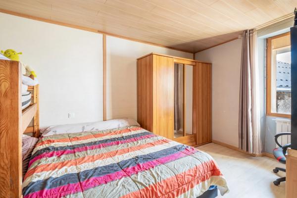 73460 - GRESY-SUR-ISERE - MAISON FAMILIALE - SPACIEUSE - JARDIN