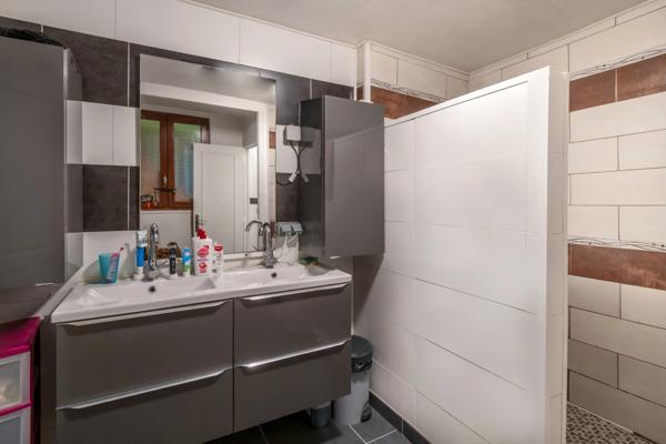 73460 - GRESY-SUR-ISERE - MAISON FAMILIALE - SPACIEUSE - JARDIN