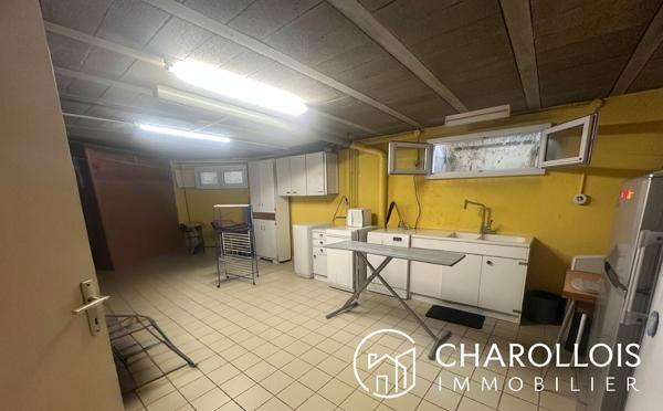 Maison familiale 140m² avec sous sol et vue dégagée - CHARNAY LES MÂCON
