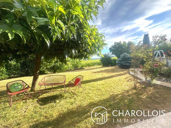 Maison familiale 140m² avec sous sol et vue dégagée - CHARNAY LES MÂCON