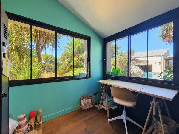 Maison
         8 pièces
        - 328 m² Bien prestige 2 500 000 € *