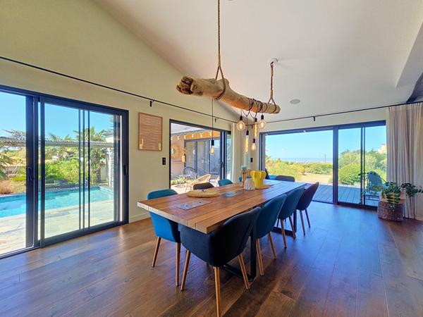 Maison
         8 pièces
        - 328 m² Bien prestige 2 500 000 € *