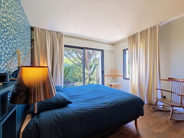 Maison
         8 pièces
        - 328 m² Bien prestige 2 500 000 € *