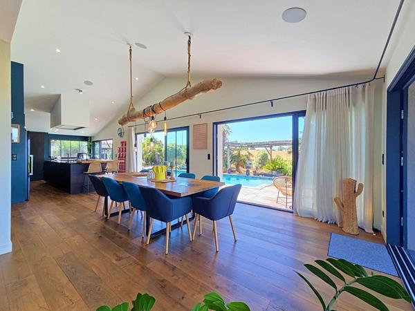 Maison
         8 pièces
        - 328 m² Bien prestige 2 500 000 € *