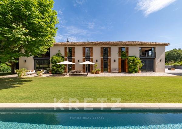 PROPRIÉTÉ D'EXCEPTION DE 1 000 M2 AU COEUR DE 3 HECTARES DE VIGNES & D'OLIVIERS CENTENAIRES