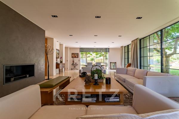 PROPRIÉTÉ D'EXCEPTION DE 1 000 M2 AU COEUR DE 3 HECTARES DE VIGNES & D'OLIVIERS CENTENAIRES