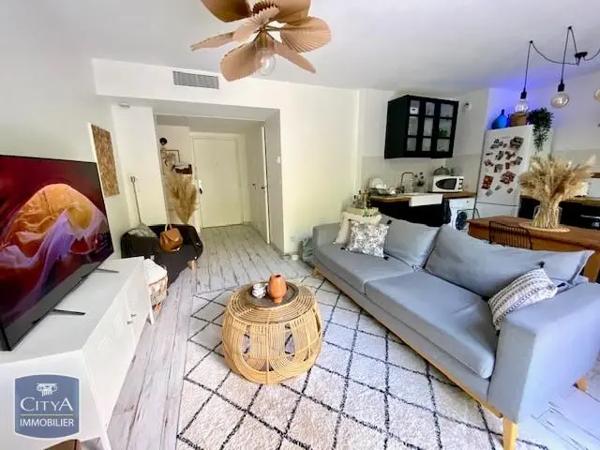 Appartement à louer 2 pièces 42.9m² Aix-en-Provence (13090)