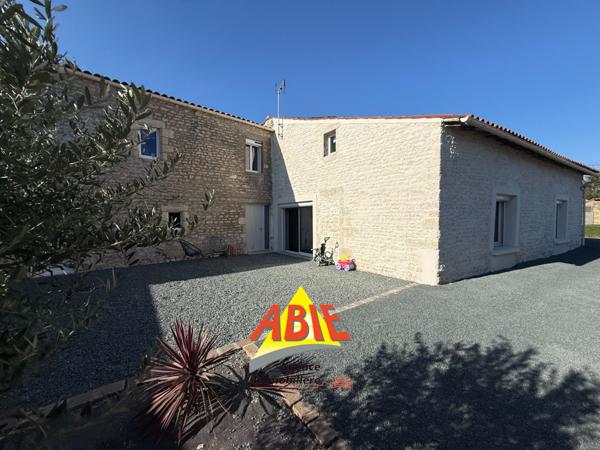 Maison  7 pièce(s)  4 chambre(s)  211.73 m²