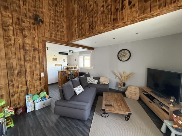 Maison  7 pièce(s)  4 chambre(s)  211.73 m²