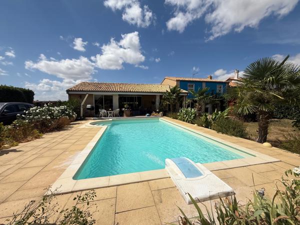 Maison  7 pièce(s)  4 chambre(s)  211.73 m²