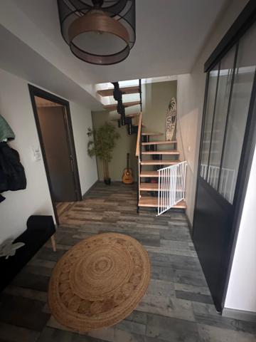 Maison  7 pièce(s)  4 chambre(s)  211.73 m²