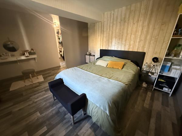 Maison  7 pièce(s)  4 chambre(s)  211.73 m²