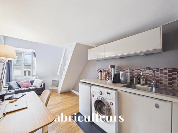 Studio en duplex calme en vente à Paris 1er (75001)