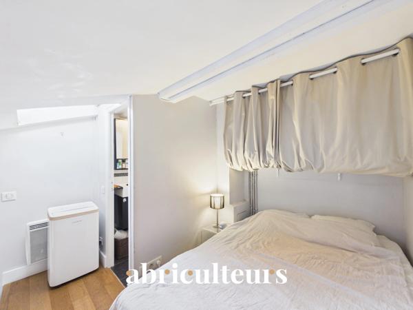 Studio en duplex calme en vente à Paris 1er (75001)