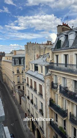 Studio en duplex calme en vente à Paris 1er (75001)