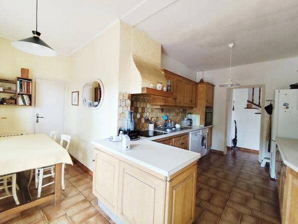 Aix/Luynes Maison T5 de 160m² sur 2500m² - Opportunité de marché à fort potentiel