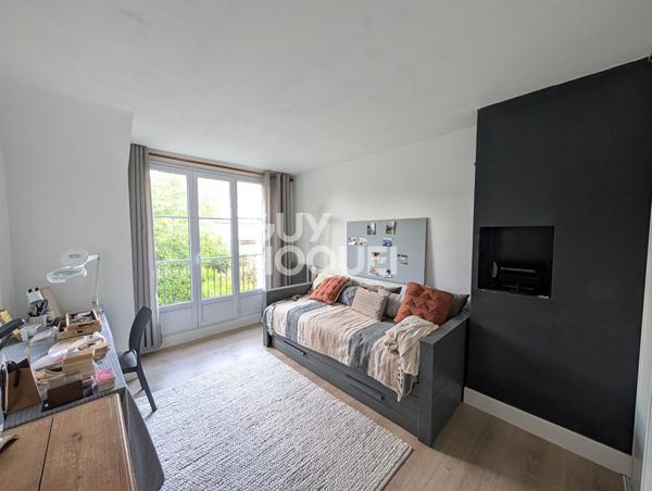 135 m2 7 PIECES 4 CHAMBRES BAILLY - NOISY LE ROI