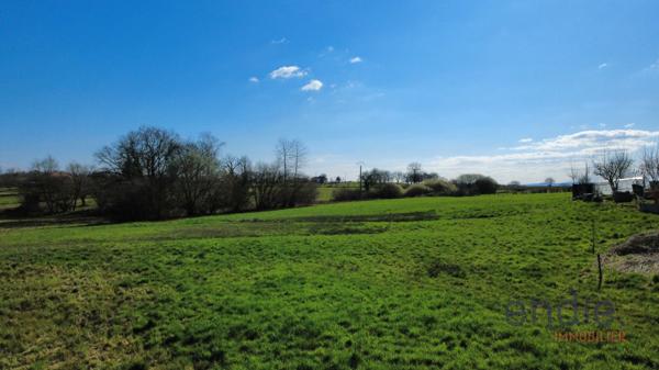 À Vendre – Terrain avec Parcelle Constructible et Options d’Agrandissement, à Belmont (70270)