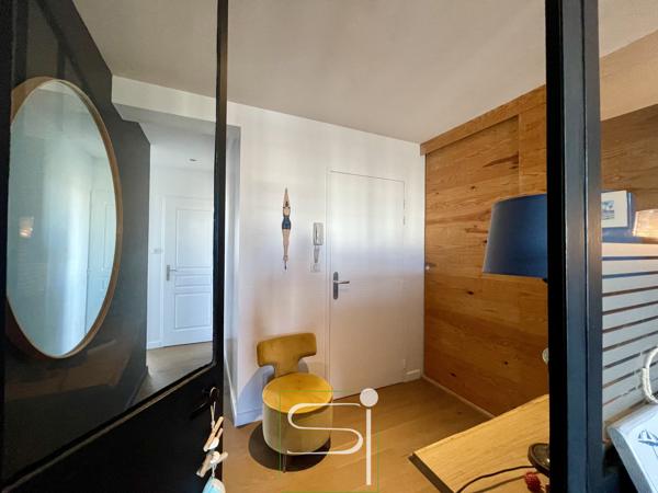 Appartement
                                                                                                                                                                                                                                                                                                                        3 pièce(s)                                                                                                                                                                                                          2 chambre(s)                                                                                                                                                                                                          73  m²
