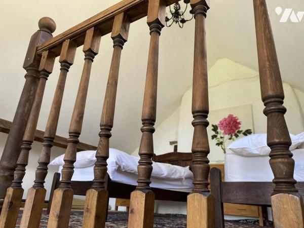 EXCLUSIVITE  - MAISON ATHYPIQUE AVEC CACHET  et TERRAIN