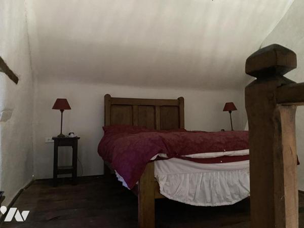 EXCLUSIVITE  - MAISON ATHYPIQUE AVEC CACHET  et TERRAIN