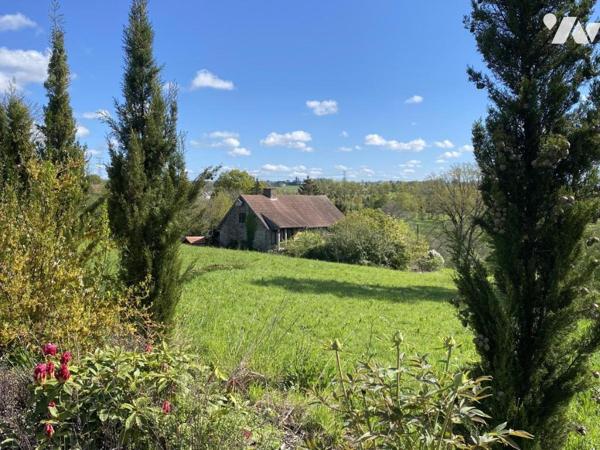 EXCLUSIVITE  - MAISON ATHYPIQUE AVEC CACHET  et TERRAIN