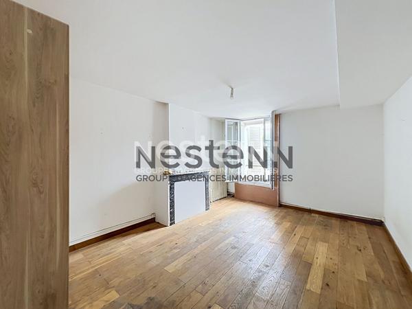 maison de charme, beau séjour de 45 m²  à Cheverny, centre bourg