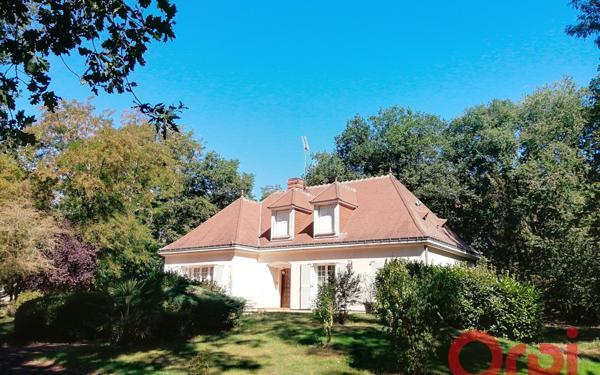 Maison à vendre    6 pièces •  Auzouer-en-Touraine