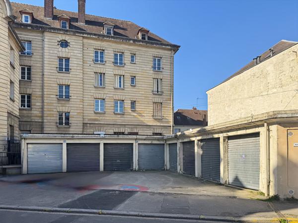 Achat parking / box Creil - 13 m² - 12 000 €