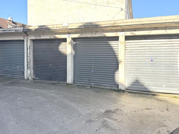 Achat parking / box Creil - 13 m² - 12 000 €