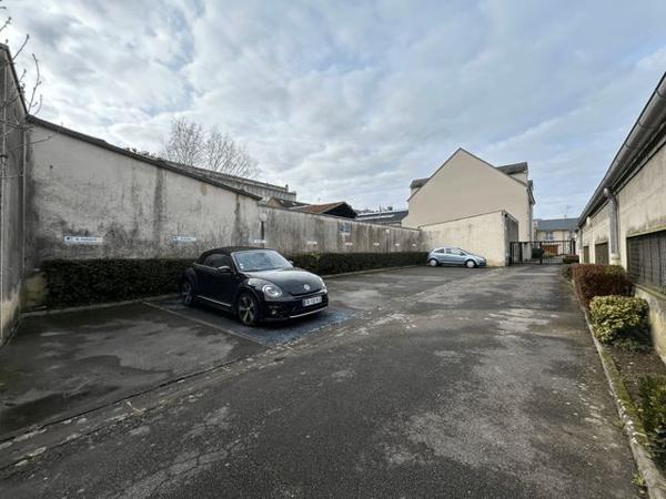 Parking 12 m² à Laon PARKING 7 02000 à louer