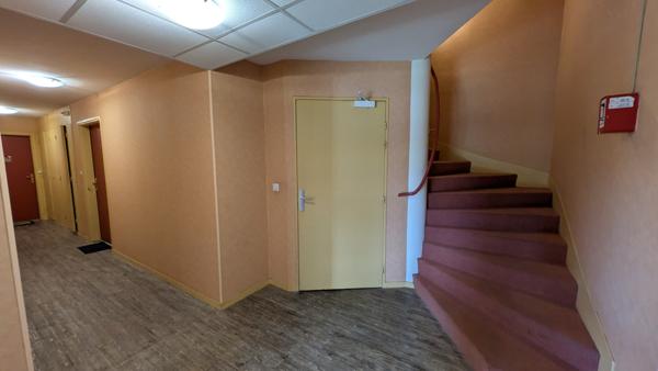 Quimper (29000) Magnifique T2 cosy avec place de stationnement privative et balcon.