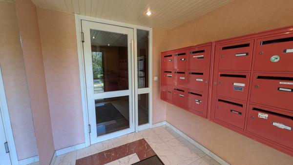 Quimper (29000) Magnifique T2 cosy avec place de stationnement privative et balcon.