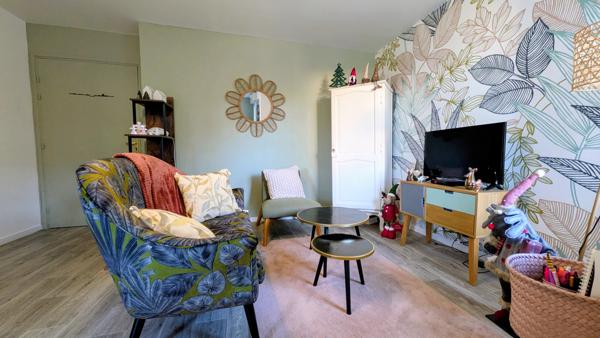 Quimper (29000) Magnifique T2 cosy avec place de stationnement privative et balcon.