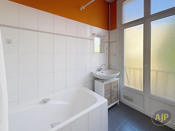 Location appartement Nantes : 989 € - AJP Immobilier Nantes Ouest