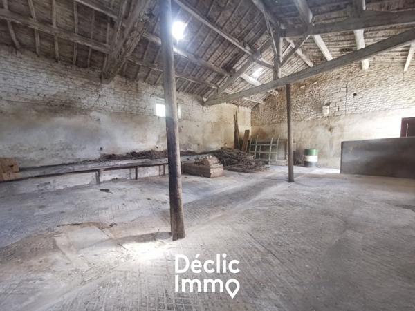 Vente grange Saint pierre le vieux, 142m² 290m² 1 pièce 70 000€